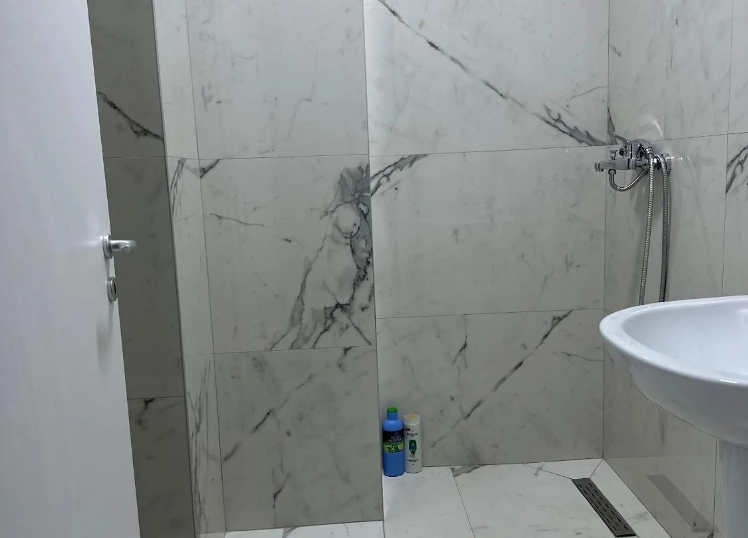 Dennys Apartments New Bazaar Delight Tirana 0*,  Albania