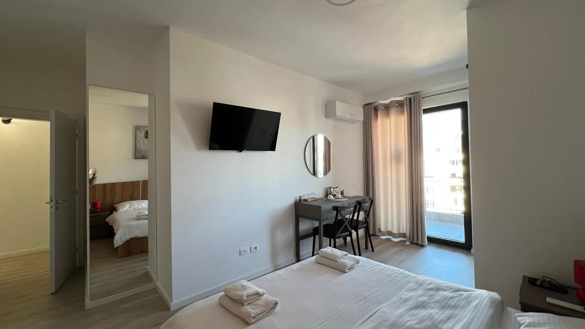 Dennys Apartments New Bazaar Delight Tirana