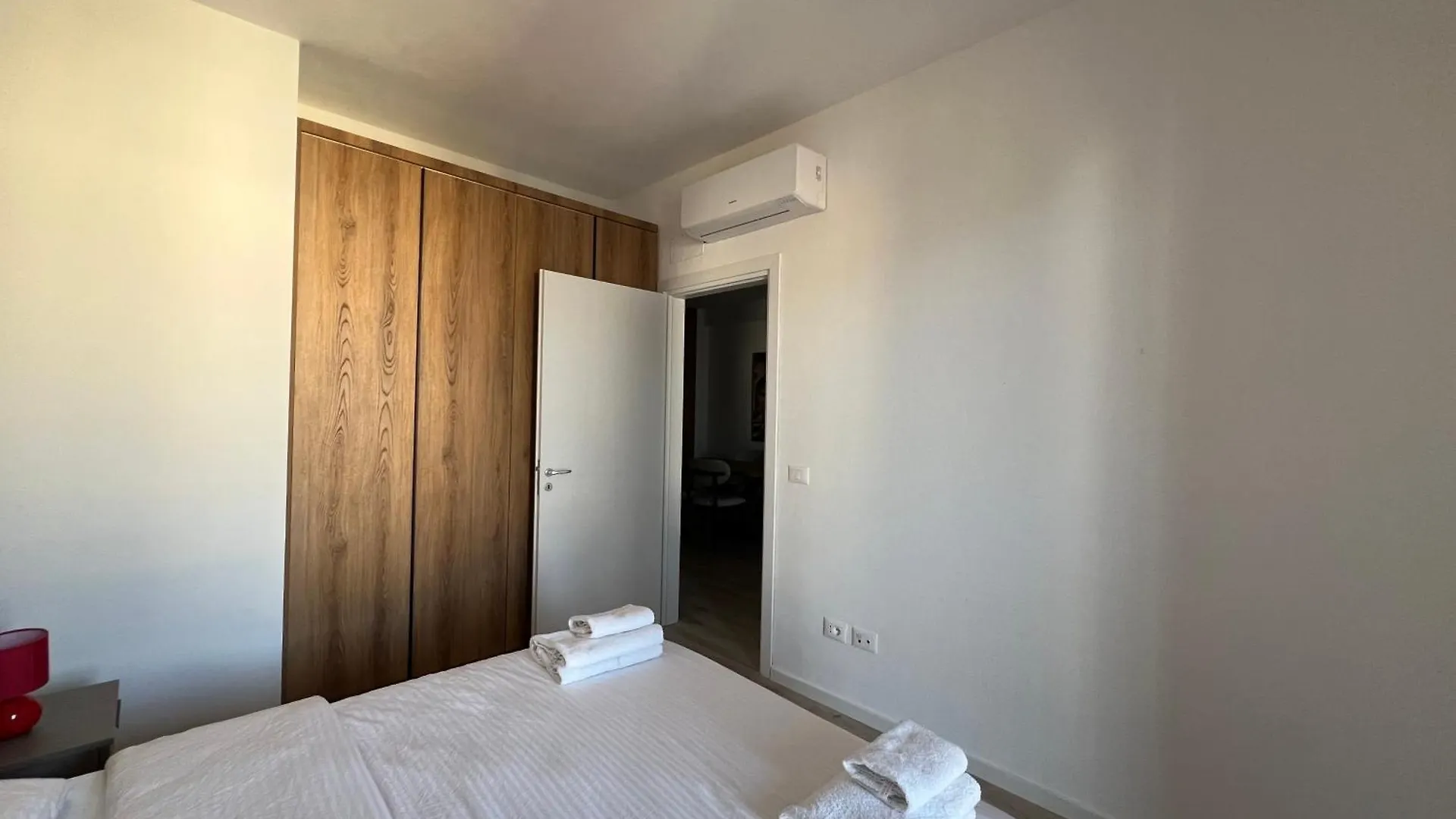 Dennys Apartments New Bazaar Delight Tirana Albania
