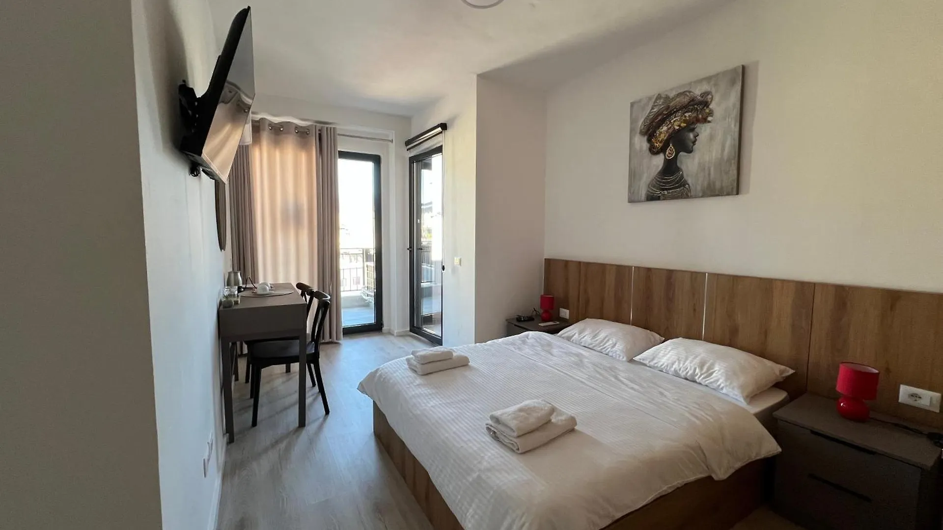 Dennys Apartments New Bazaar Delight Tirana